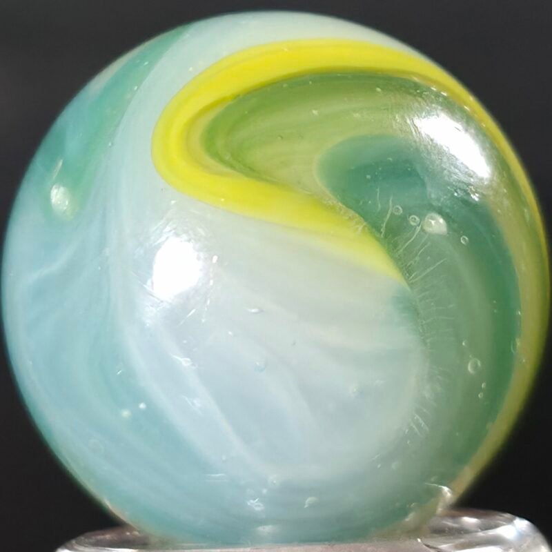 Akro 2 Color Mossy Cork .89 Mint 9.6