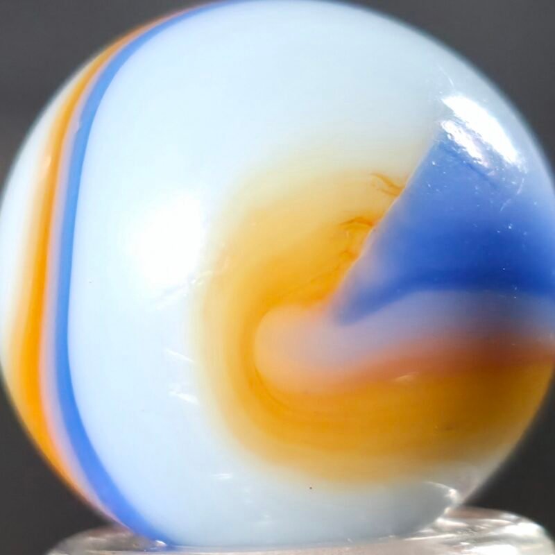 Akro 2 Color Cork on Off White Base .90 Mint 9.7